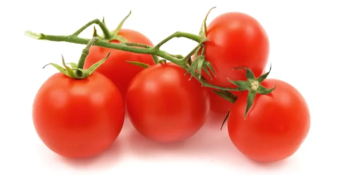 Fruits that Look Like Tomatoes: Persimmons, Tamarillo, Physalis